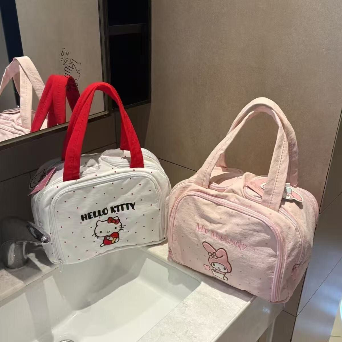 귀여운 애니메이션 메이크업 가방 만화 대용량 휴대용 세 - Travel Accessories Toiletry Bag 리뷰 및 가격